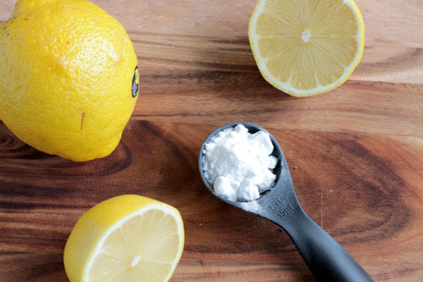 Cleaning With Baking Soda and Lemon Juice